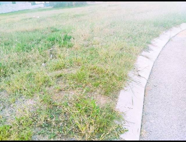 LAND FOR SALE IN WOODHILL ESTATE